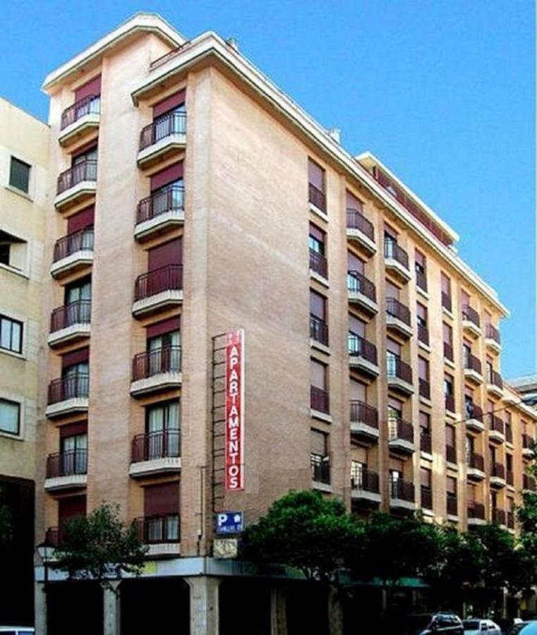Y Estudios Torr En - Chamartin Con Wifi Gratis Appartement