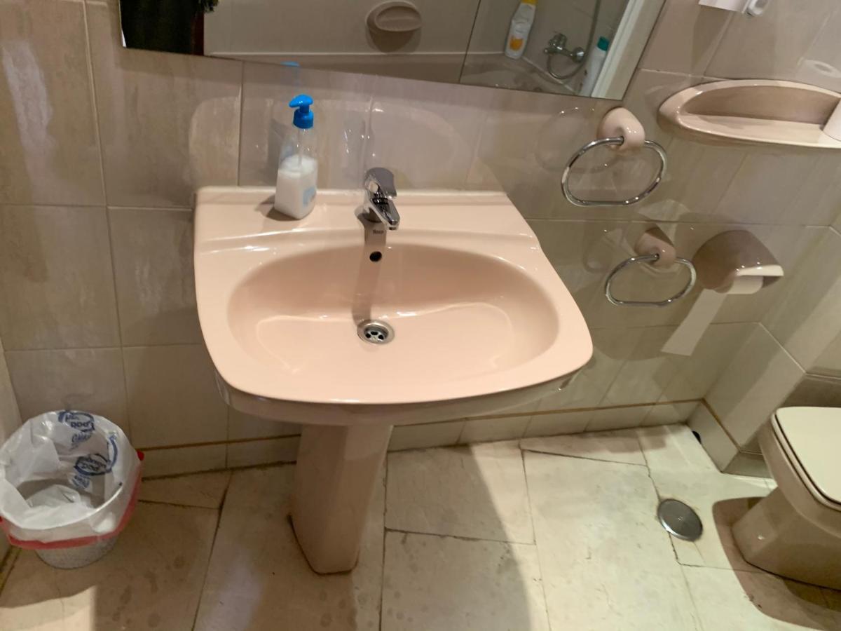 Apartment Y Estudios Torr En - Chamartin Con Wifi Gratis
