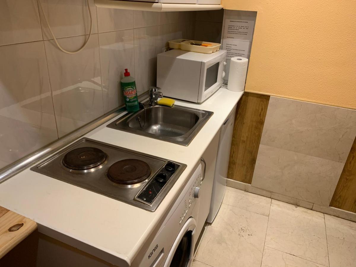 Y Estudios Torr En - Chamartin Con Wifi Gratis Appartement Madrid