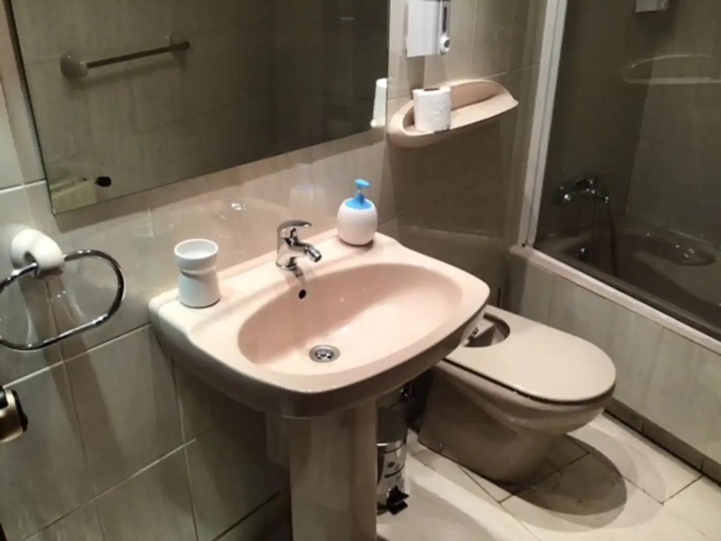 Y Estudios Torr En - Chamartin Con Wifi Gratis Appartement