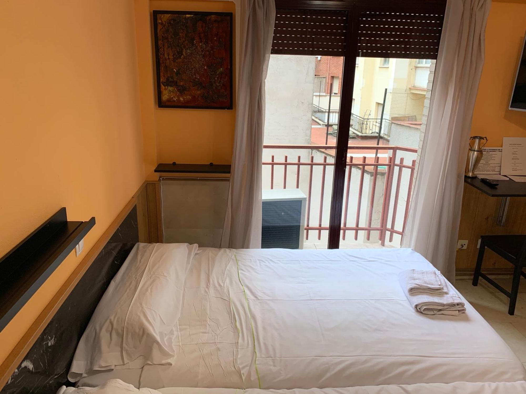 Y Estudios Torr En - Chamartin Con Wifi Gratis Appartement